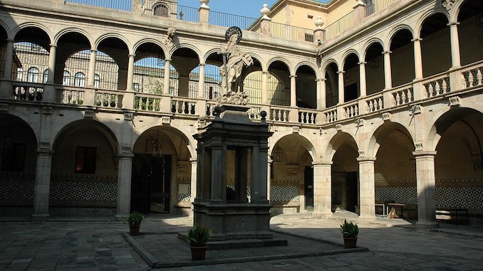 travel photo of Casa de Convalescència to inspire Catalan language students