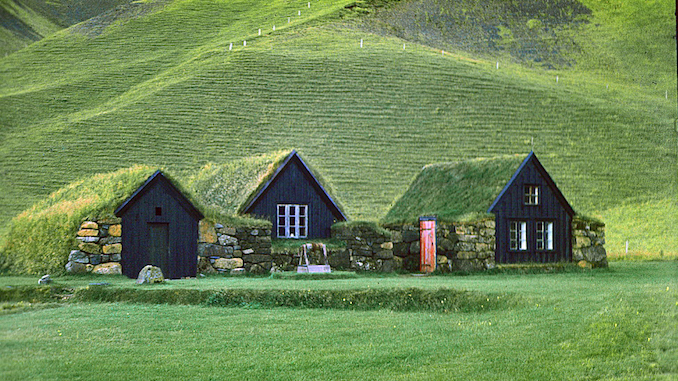 travel phpto to inspire Icelandic language study